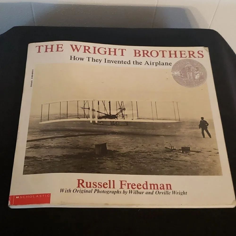 ๐3/$20 Vtg Scholasticย Book "THEโWRIGHT BROTHERS HOW THEY INVENTED THEโAIRPLANE